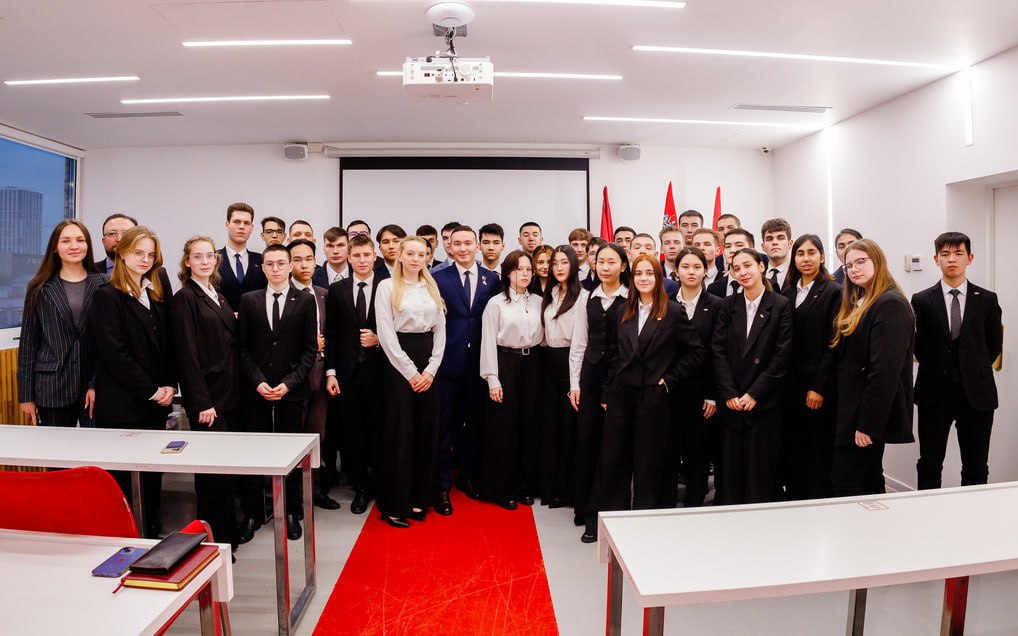 Студенты «Синергии» встретились с участником СВО, Героем России Игорем Юргиным